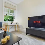London Charm At Charleville Apartment